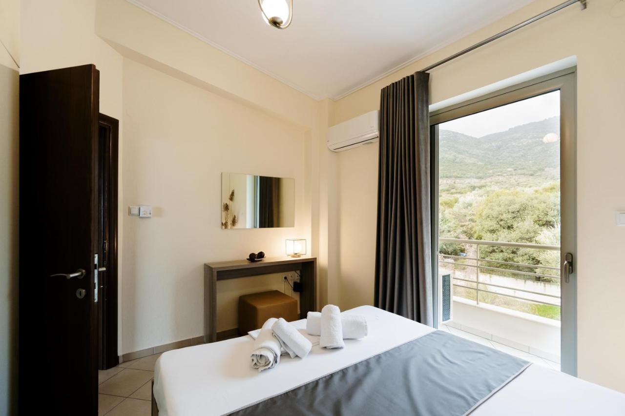 Our House Luxury Suites PalaiónTsiflíkion Екстериор снимка