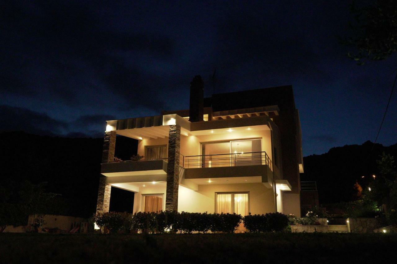 Our House Luxury Suites PalaiónTsiflíkion Екстериор снимка