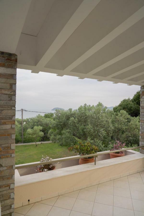 Our House Luxury Suites PalaiónTsiflíkion Екстериор снимка